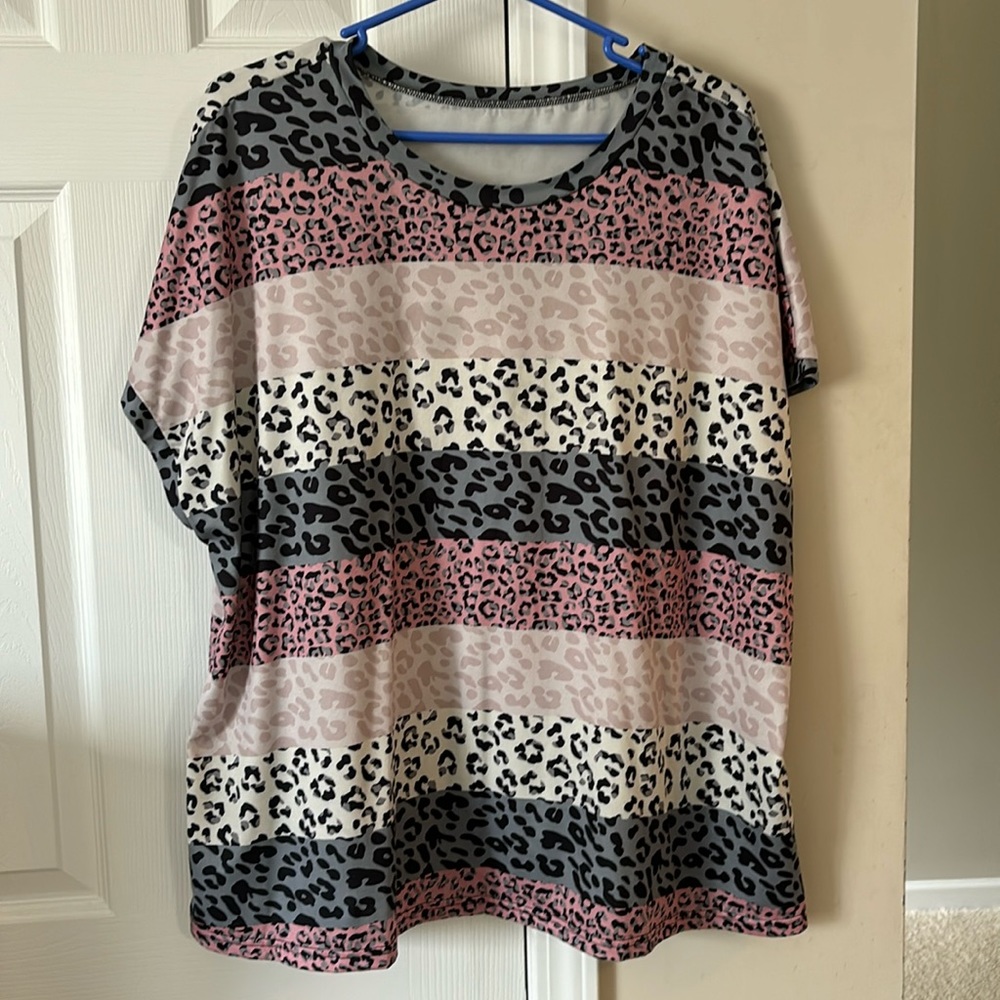 SHEIN size 3xl t shirt